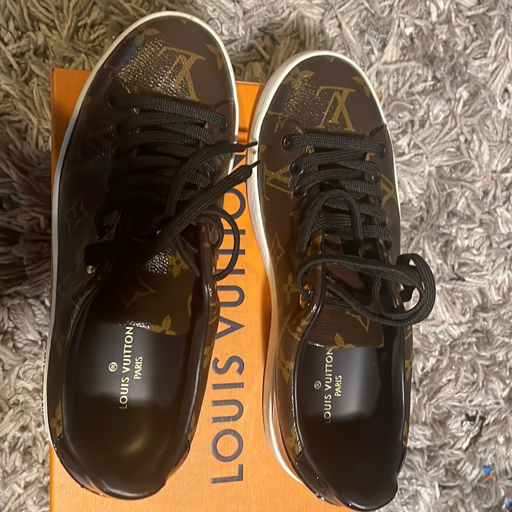Authentic Louis Vuitton Front row low top sneakers gently worn comes with box